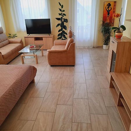 Apartmanhaz King Хевіз Екстер'єр фото