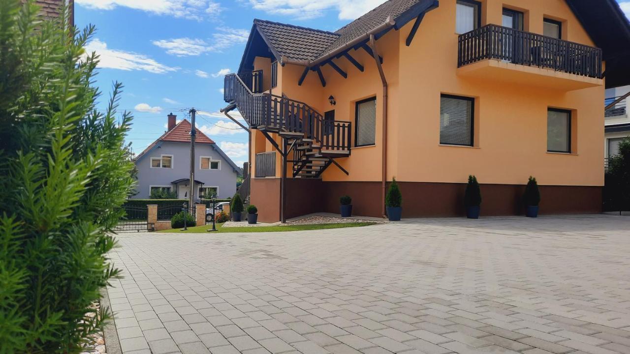 Apartmanhaz King Хевіз Екстер'єр фото
